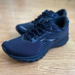 Brooks Ghost 12 Women’s Running Sneaker Size 7.5